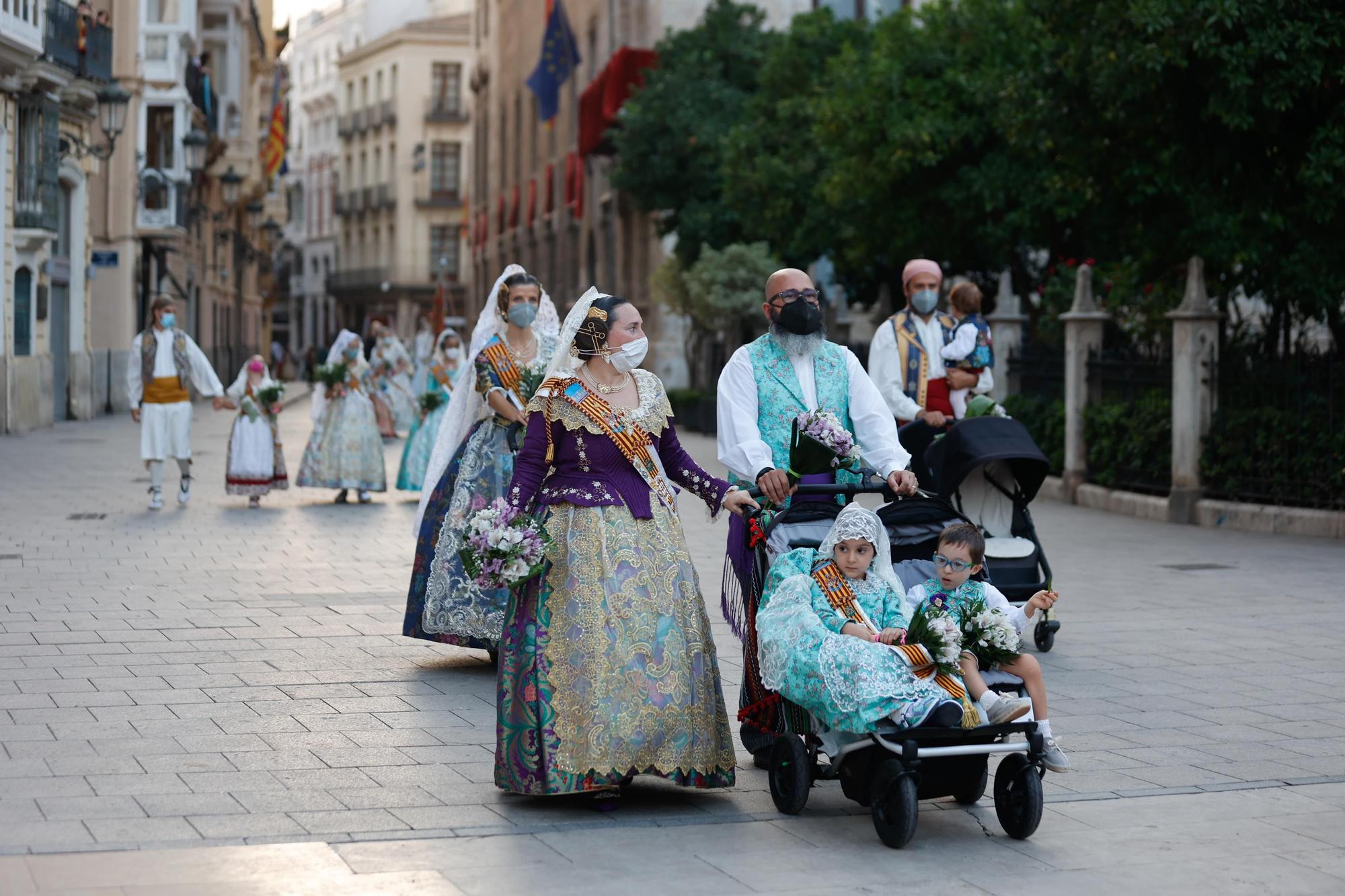 Búscate en el segundo día de Ofrenda por la calle de Caballeros (entre las 20.00 y las 21.00 horas)