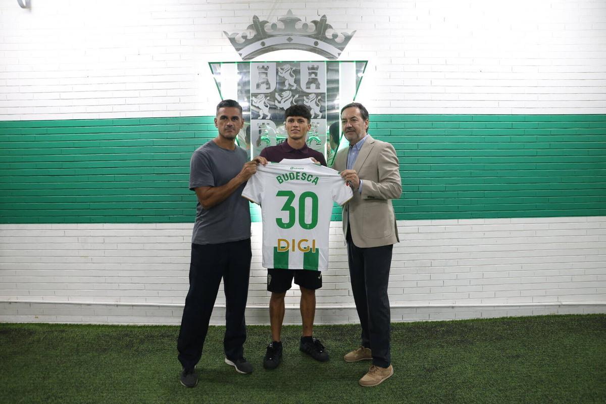 La presentación de Dani Budesca como nuevo jugador del Córdoba CF, en imágenes La presentación de Dani Budesca como nuevo jugador del Córdoba CF, en imágenes