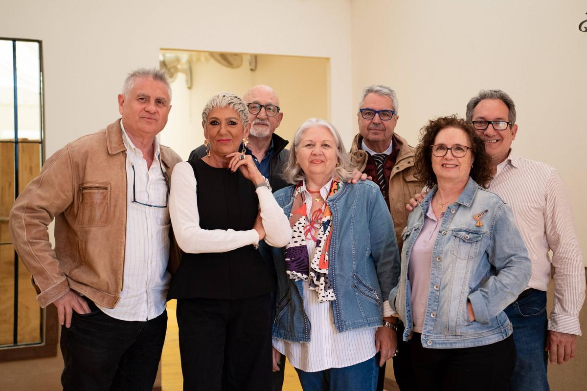 Socios de la nueva caseta de feria en Curro Romero asignada tras más de 30 años de espera, en el recinto ferial de Sevilla