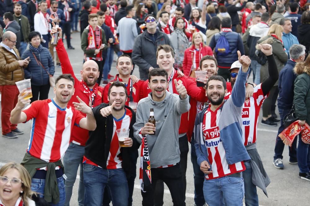 Derbi asturiano: Llegada de aficionados y los autobuses de los equipos a El Molinón