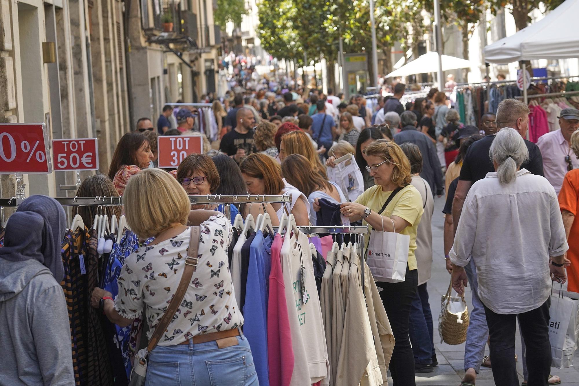 Girona celebra una nova edició de la 'Botiga al carrer'