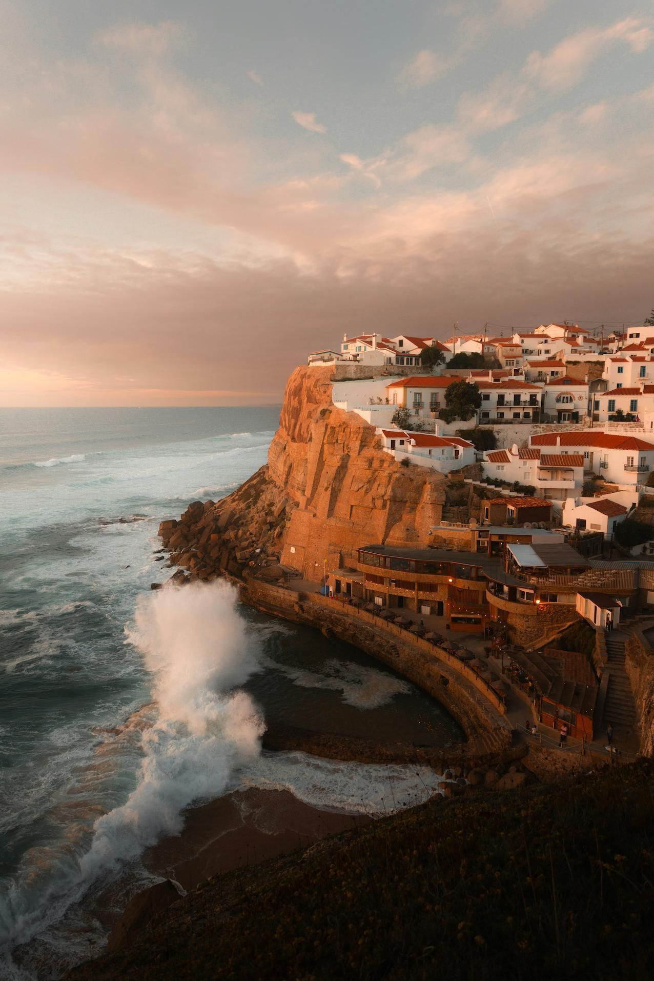 Las casas blancas y azules de Azenhas do Mar, el destino de última hora para Semana Santa