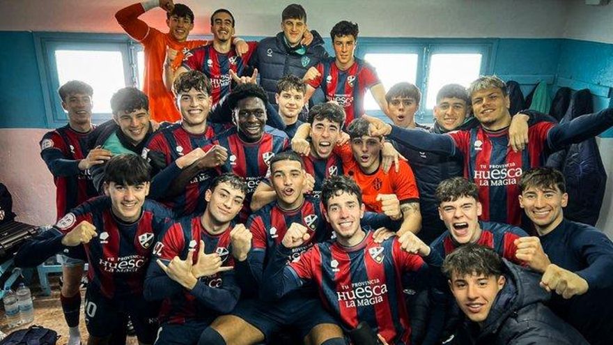El Huesca B se mantiene en el liderato y solo el Ebro aguanta en la disputa