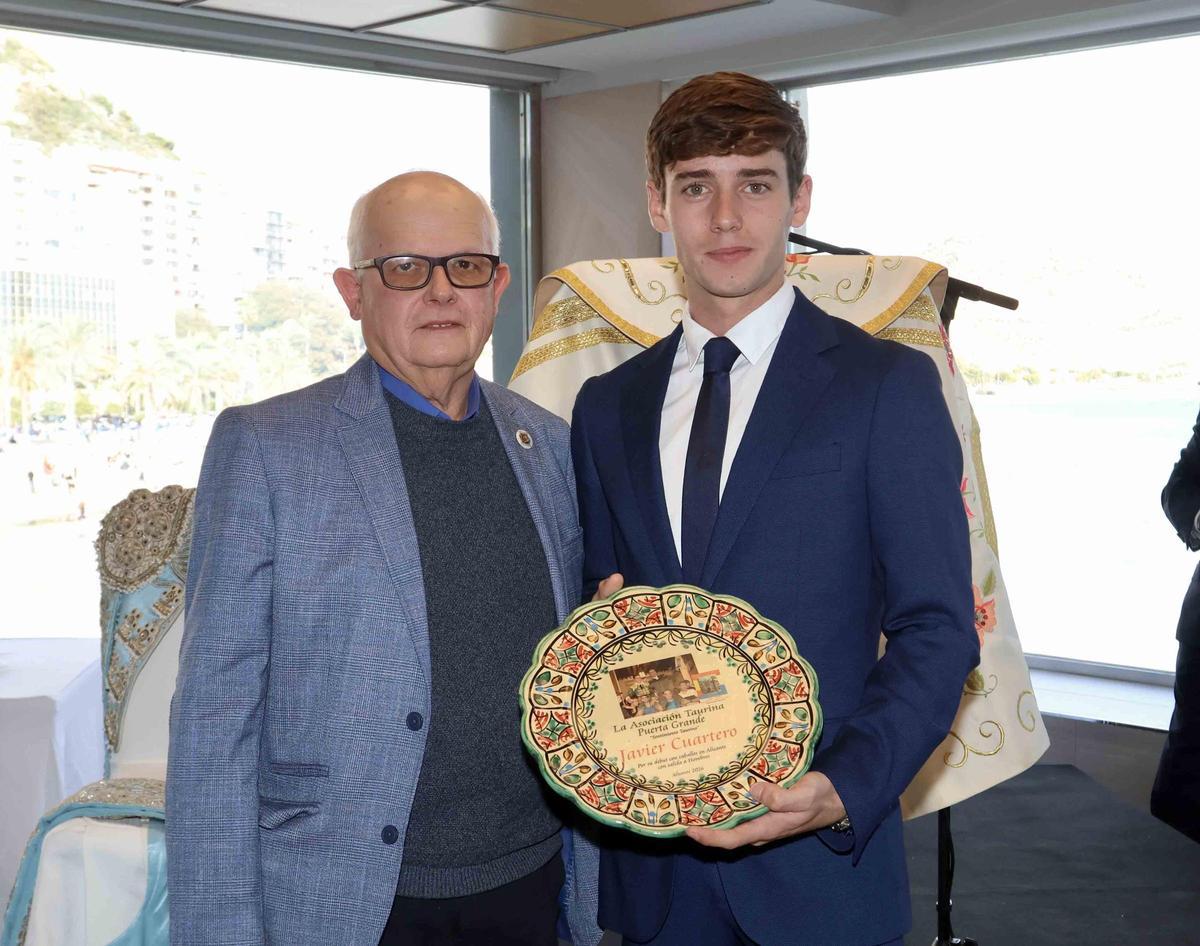 Una gala de “Puerta Grande” en Alicante