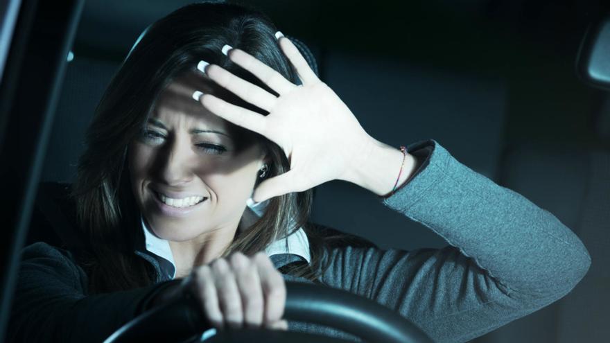 DGT | Estos son los peligros del “efecto mirón” en la carretera