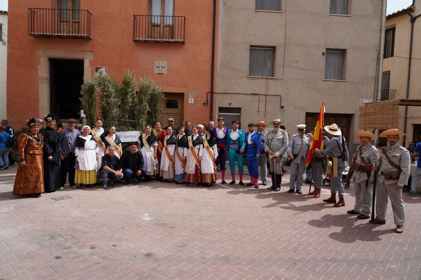 ¡Búscate en la macrogalería! Castellón vive un puente de fiestas en los municipios