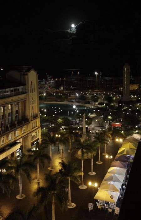 14/11/2016.TENERIFE.La superluna vista de Santa Cruz.Luna llena,.Las Teresitas