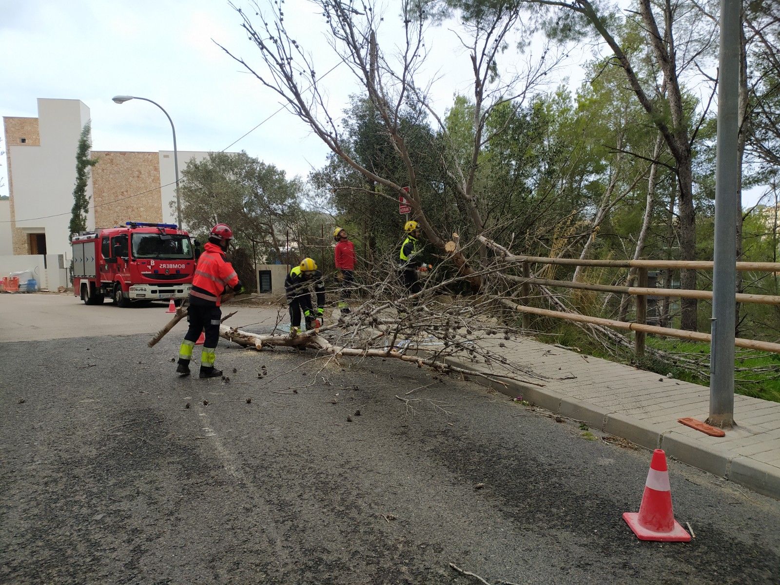 El temporal de viento provoca un centenar de incidentes en Baleares