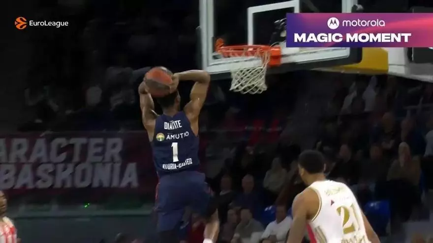 La jugada total de Diakité en Euroliga, tapa y...¡encesta!