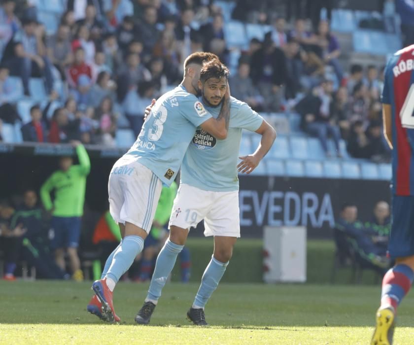 El Celta - Levante, en imágenes. // M.G. Brea | R. Grobas | EFE