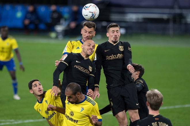 Cádiz CF, 2 - FC Barcelona, 1 - LaLiga J12