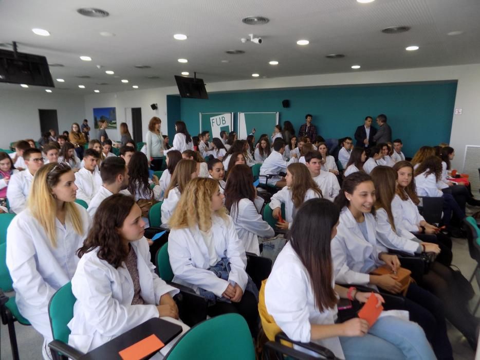 Imatges de l'acte de benvinguda als estudiants de Medicina a UManresa.