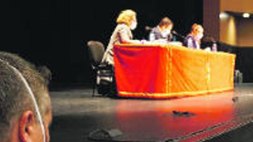 Pleno municipal en el Auditorio.