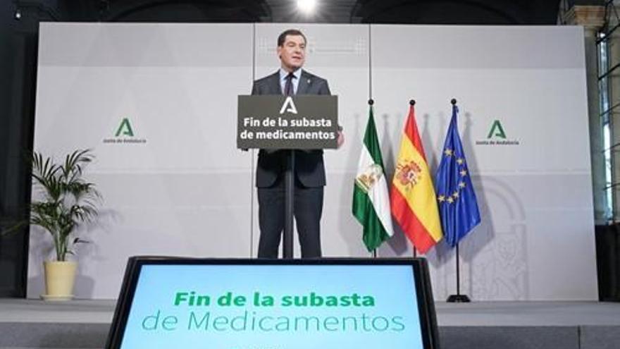 Juanma Moreno anuncia el fin de las subastas de medicamentos en Andalucía