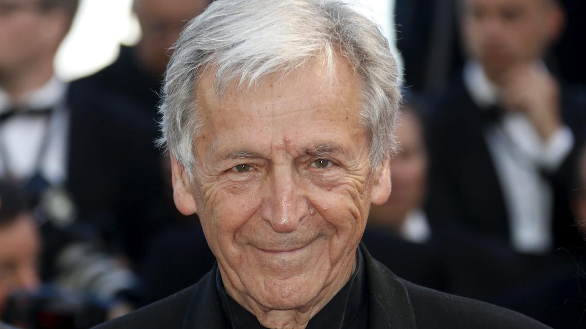 Costa-Gavras, director de 'El último suspiro': 'El lobby farmacéutico gana mucho dinero con medicación para enfermedades incurables'