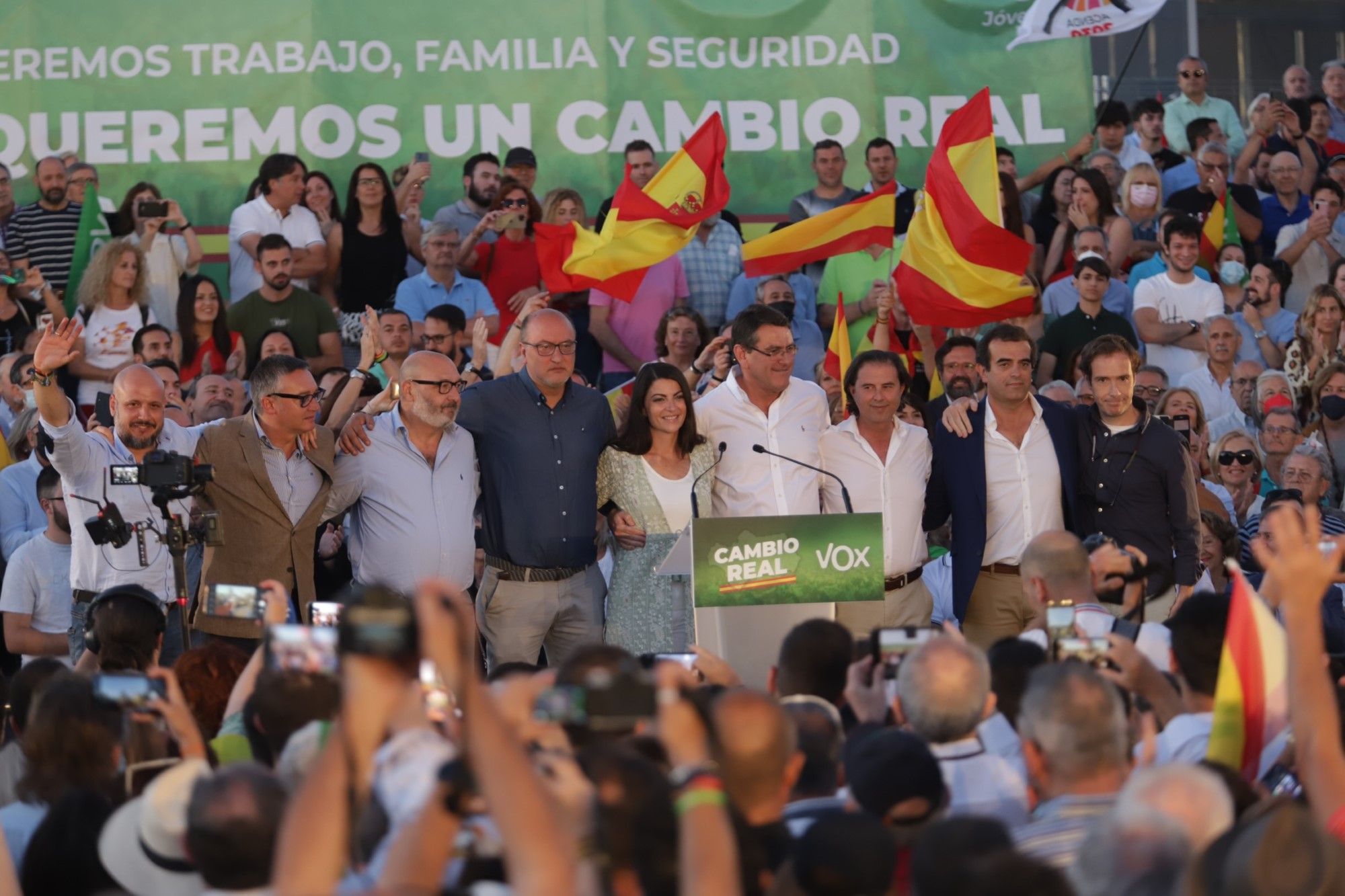 Abascal arropa a Macarena Olona en su puesta de largo en Málaga