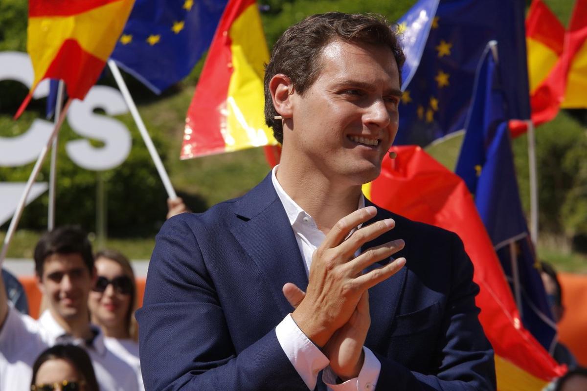 GRAF9436. ZARAGOZA, 24/03/2019.- El presidente de Ciudadanos, Albert Rivera, en un encuentro en Zaragoza ha afirmado hoy que su formación será el partido de los pactos de Estado en cuestiones tan importantes como la despoblación o la educación, y ha asegurado que quiere ser el presidente que impulse estos grandes acuerdos de país frente al bipartidismo caduco. EFE/Jaime C. Serrano