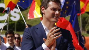 GRAF9436. ZARAGOZA, 24/03/2019.- El presidente de Ciudadanos, Albert Rivera, en un encuentro en Zaragoza ha afirmado hoy que su formación será el partido de los pactos de Estado en cuestiones tan importantes como la despoblación o la educación, y ha asegurado que quiere ser el presidente que impulse estos grandes acuerdos de país frente al bipartidismo caduco. EFE/Jaime C. Serrano