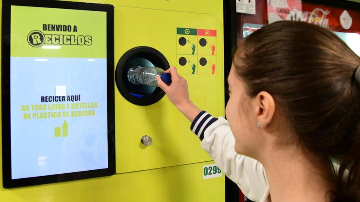 Imaxe de arquivo dunha máquina Reciclos da USC