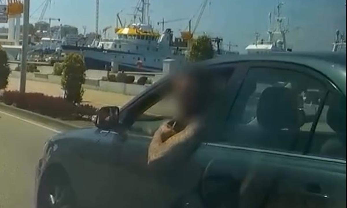 Momento de la discusión entre ambos conductores.