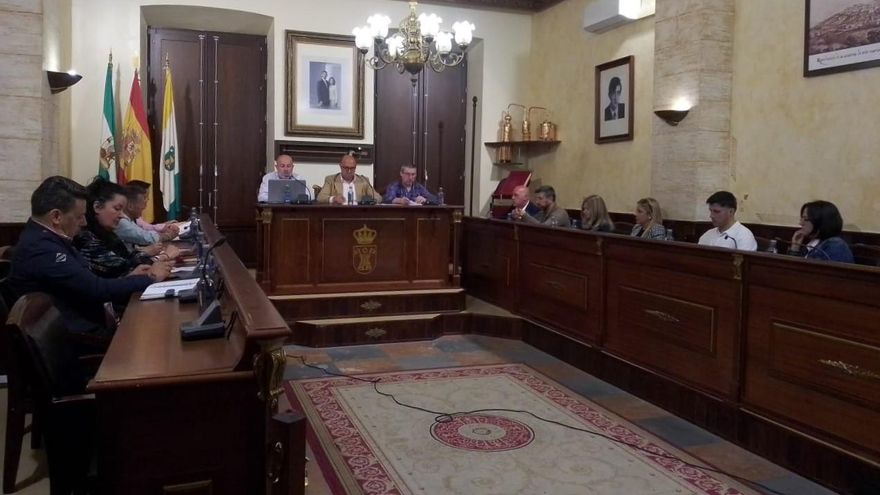 El Ayuntamiento de Rute regula en una ordenanza la recogida de veladores de bares y restaurantes