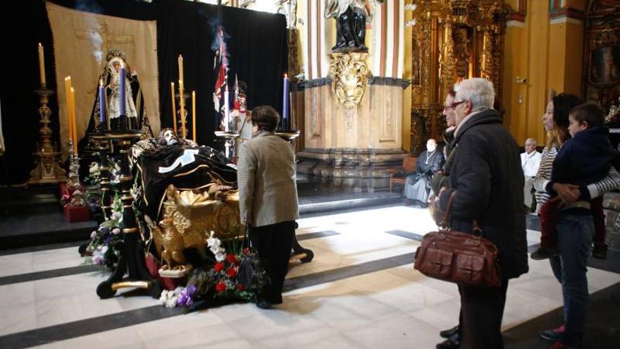 El silencio impera en Sábado Santo