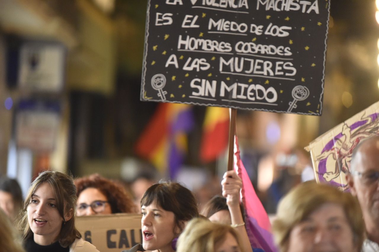 25N | Las imágenes de la manifestación en Cartagena