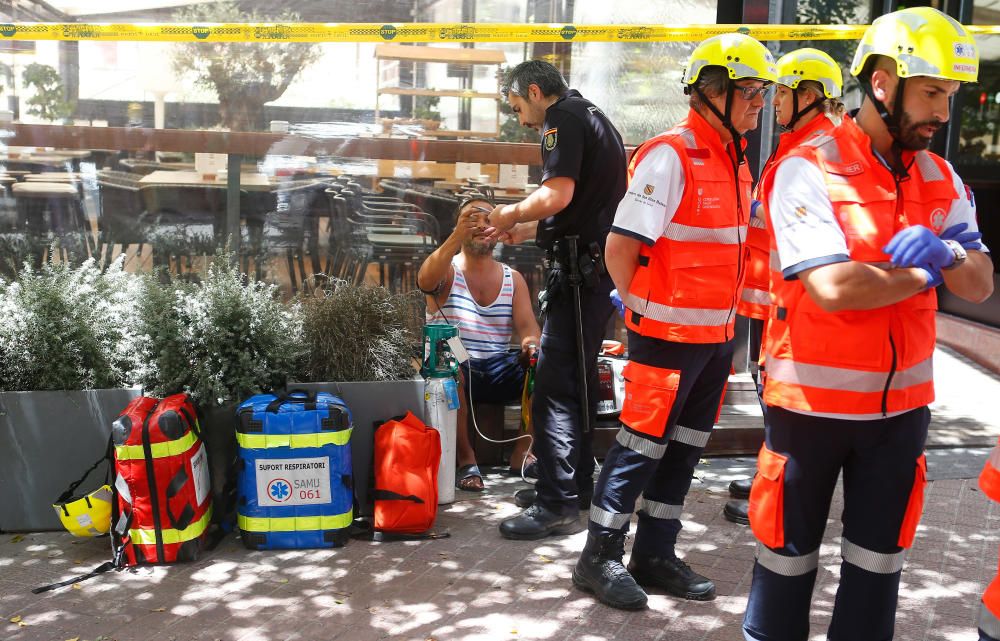 Siete heridos al derrumbarse el techo de un supermercado en la calle Bonaire