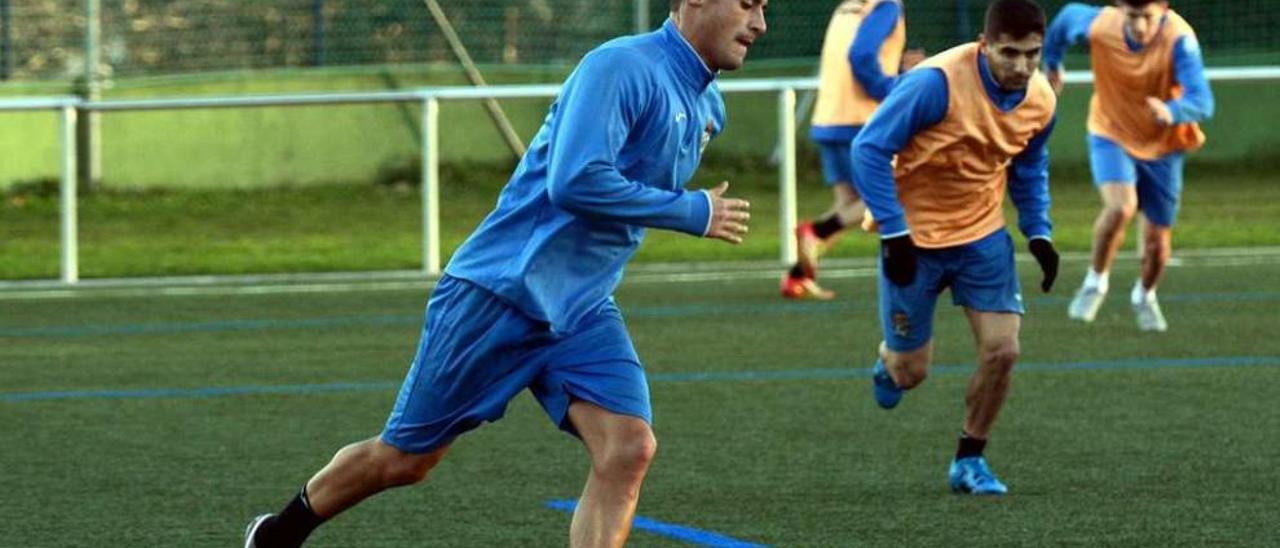 Los delanteros Hugo y Borjas, durante un entrenamiento celebrado en Príncipe Felipe. // Rafa Vázquez