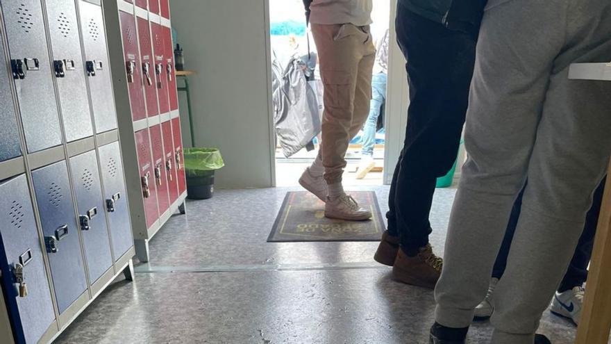 La inundación de un barracón del CIFP Fontecarmoa obliga a trasladar al alumnado