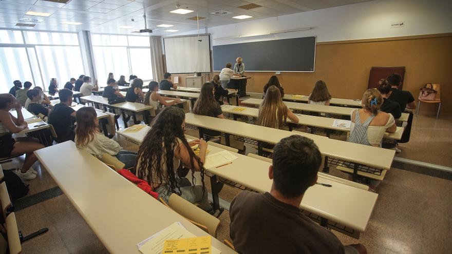 Més de 560 gironins s’examinen de la convocatòria extraordinària de la selectivitat