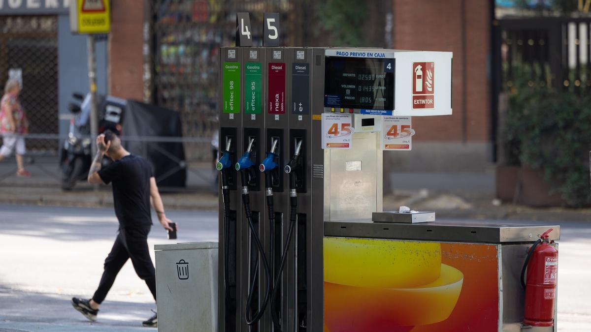 Surtidores de combustible en una gasolinera