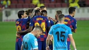 Los jugadores del Barcelona celebran el gol de Ansu Fati ante el Leganés
