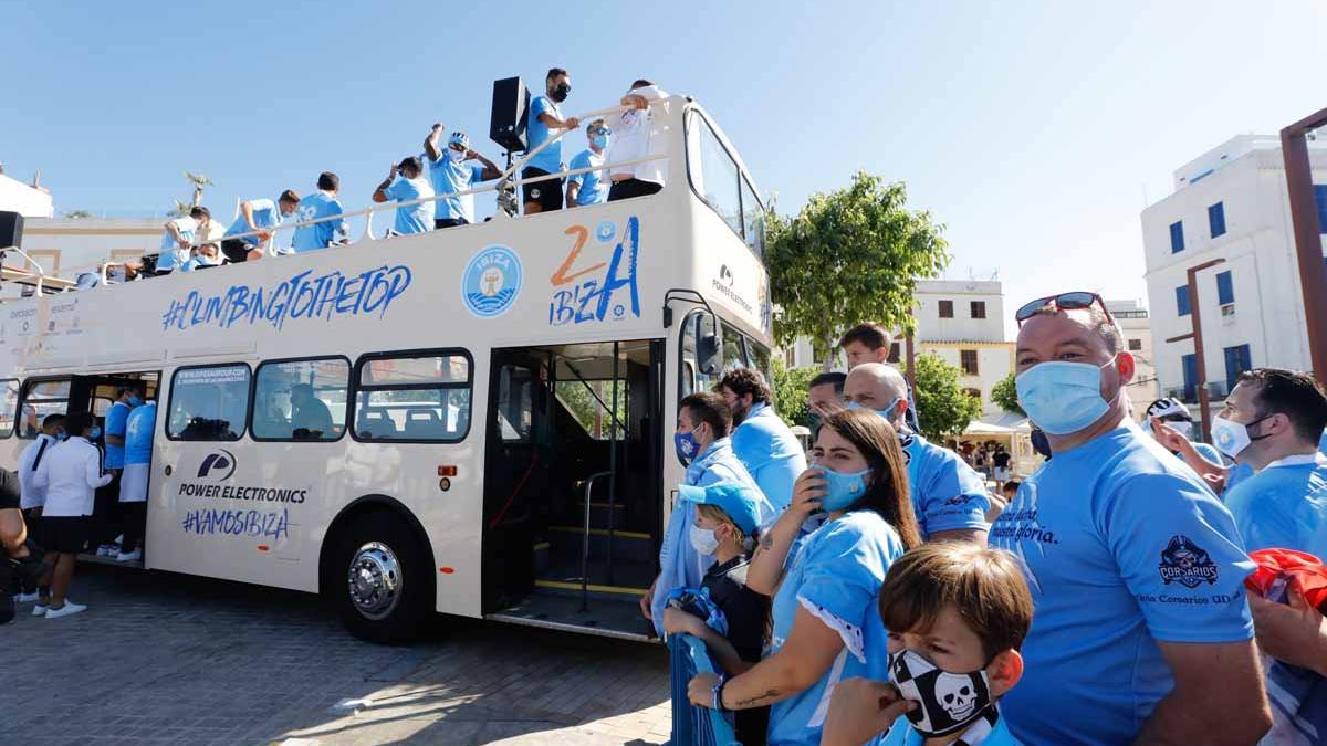 Imágenes de la celebración en casa de la UD Ibiza