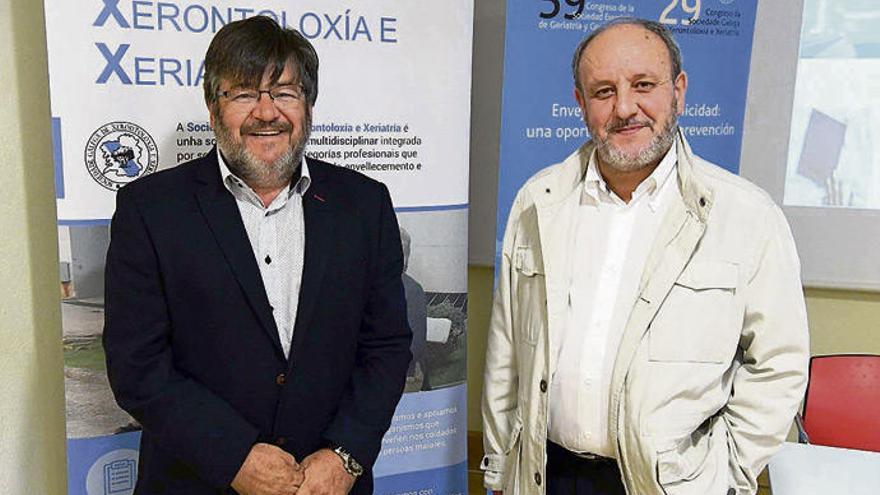 Miguel Ángel Vázquez (derecha), junto al vicepresidente de la SGXX, José María Pazos, ayer, en A Coruña.