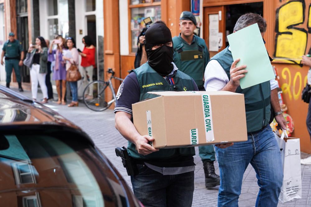 Operación de la Guardia Civil contra el blanqueo de dinero del narcotráfico en Málaga y Ceuta.