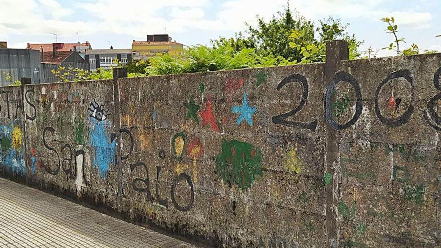 Un mural pintado durante el San Paio 2008, hoy casi descolorido.