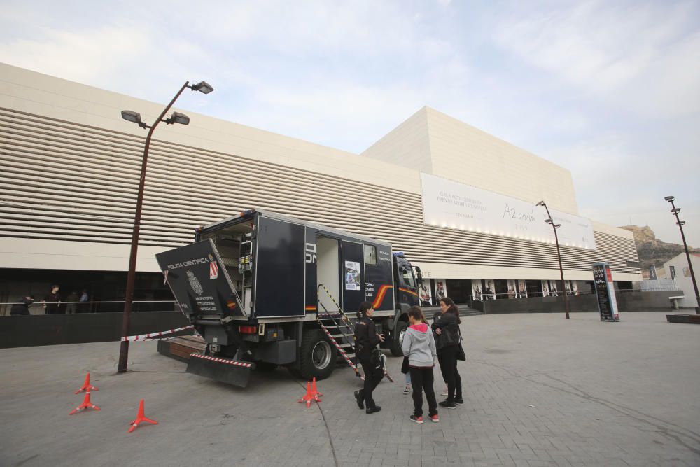 La exposición de Policía Científica se ha inaugurado en el ADDA.