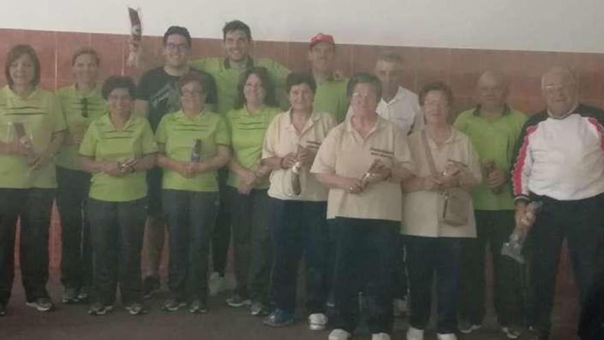 Foto de familia de los participantes en la primera fase del Campeonato Provincial.