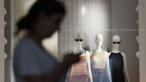 Els comerciants denuncien la falta de temps per adaptar-se al nou pla d’estalvi energètic