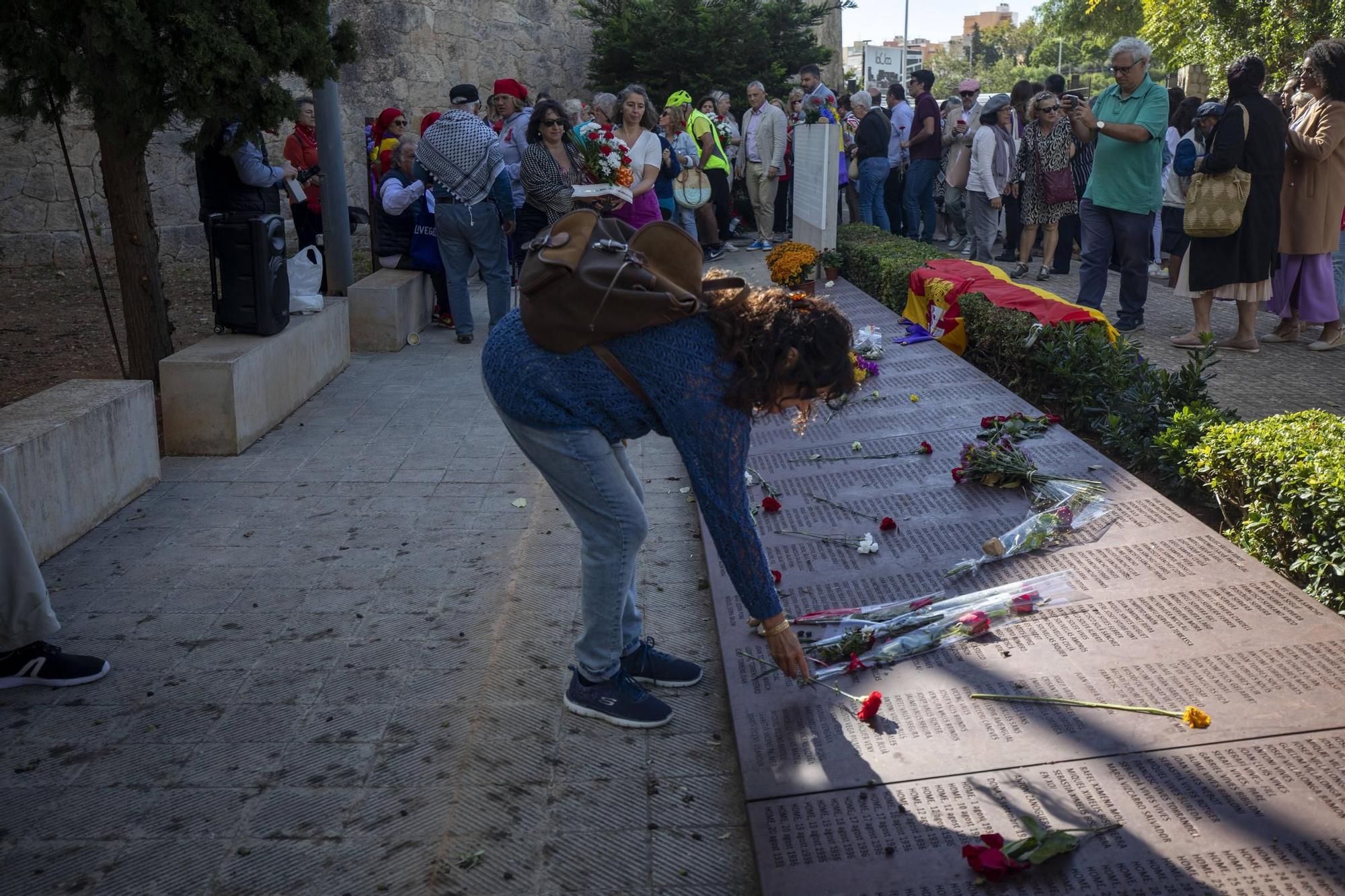 El día de Tots Sants en el cementerio de Palma