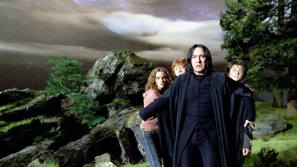 Alan Rickman junto a los protagonistas de la saga.