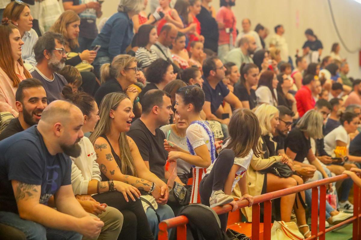 El Torneo Vilarousa hace de la gimnasia rítmica un espectáculo en Catoira