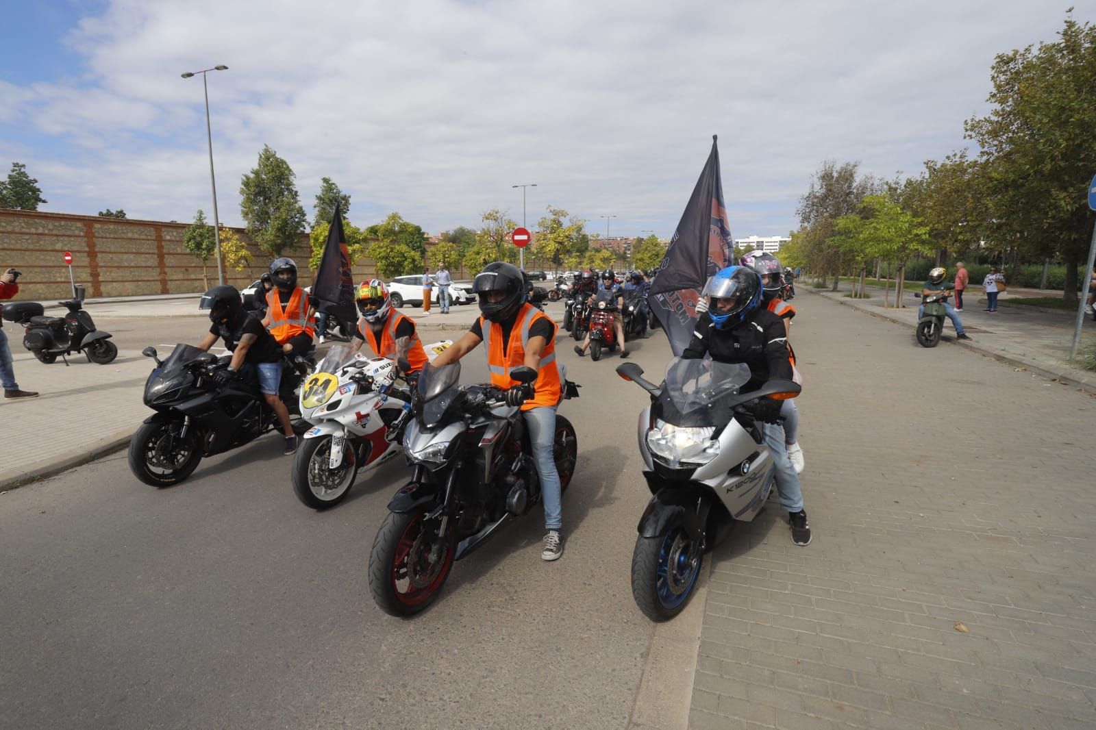 Manifestación nacional de motoristas en València para reclamar seguridad.