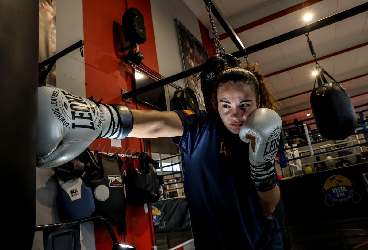 Sheila Martínez, la alicantina, campeona de Europa de boxeo de peso pluma
