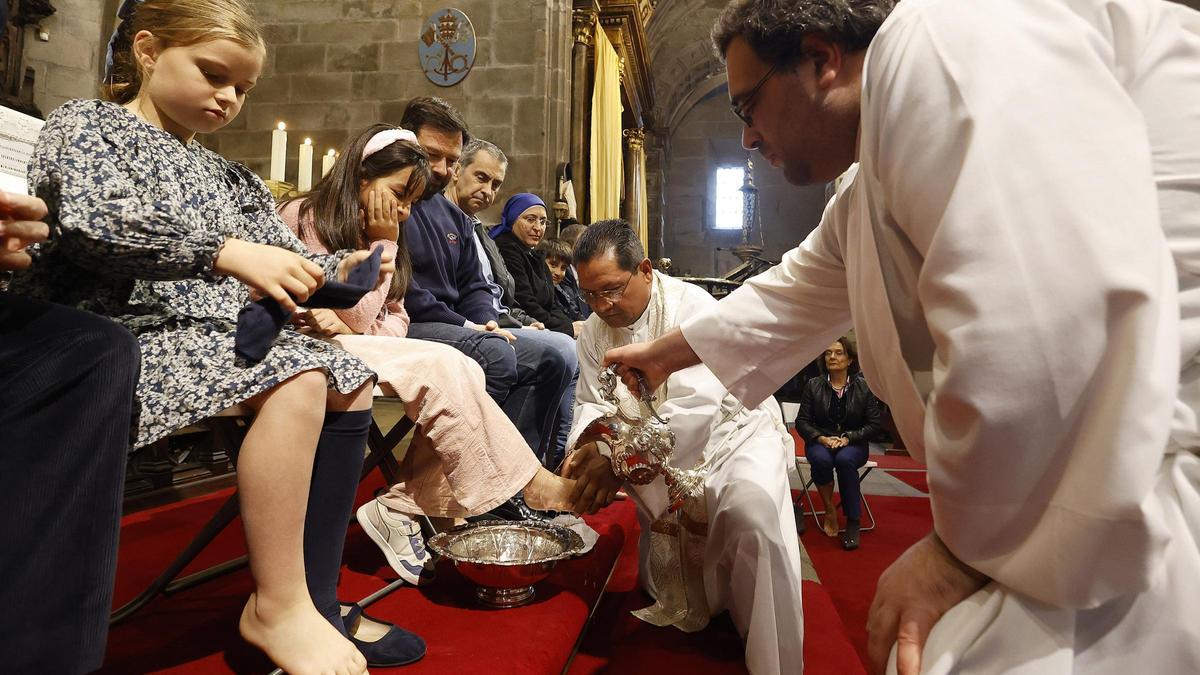 El oficio religioso en la basílica incluyó un lavatorio de manos, símbolo de humildad y servicio al prójimo.