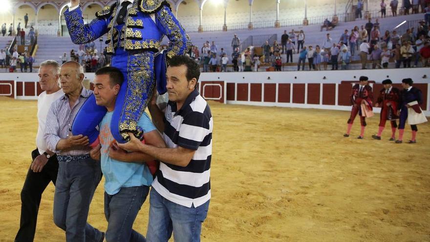 El Fandi&quot; sale por la puerta grande tras cortar dos orejas en la corrida celebrada en la plaza de toros de Antequera