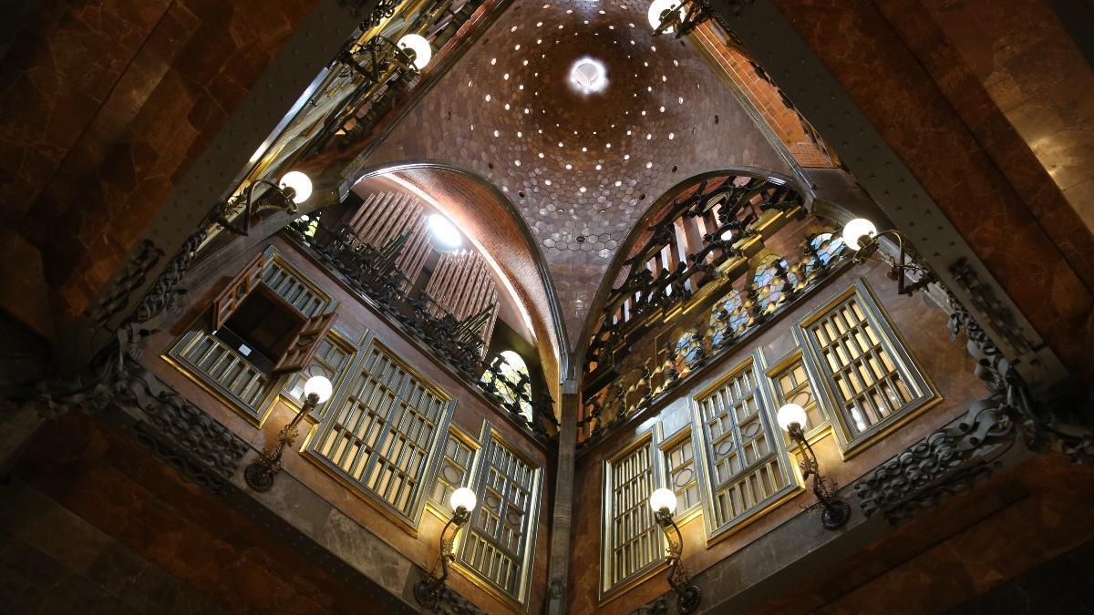 La cúpula que corona el Saló Central del Palau Güell