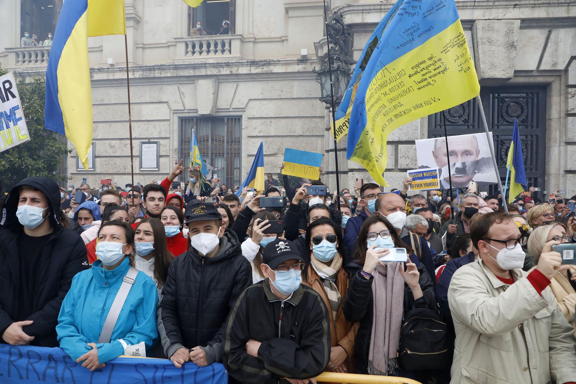 La mascletà con los colores de Ucrania, en imágenes