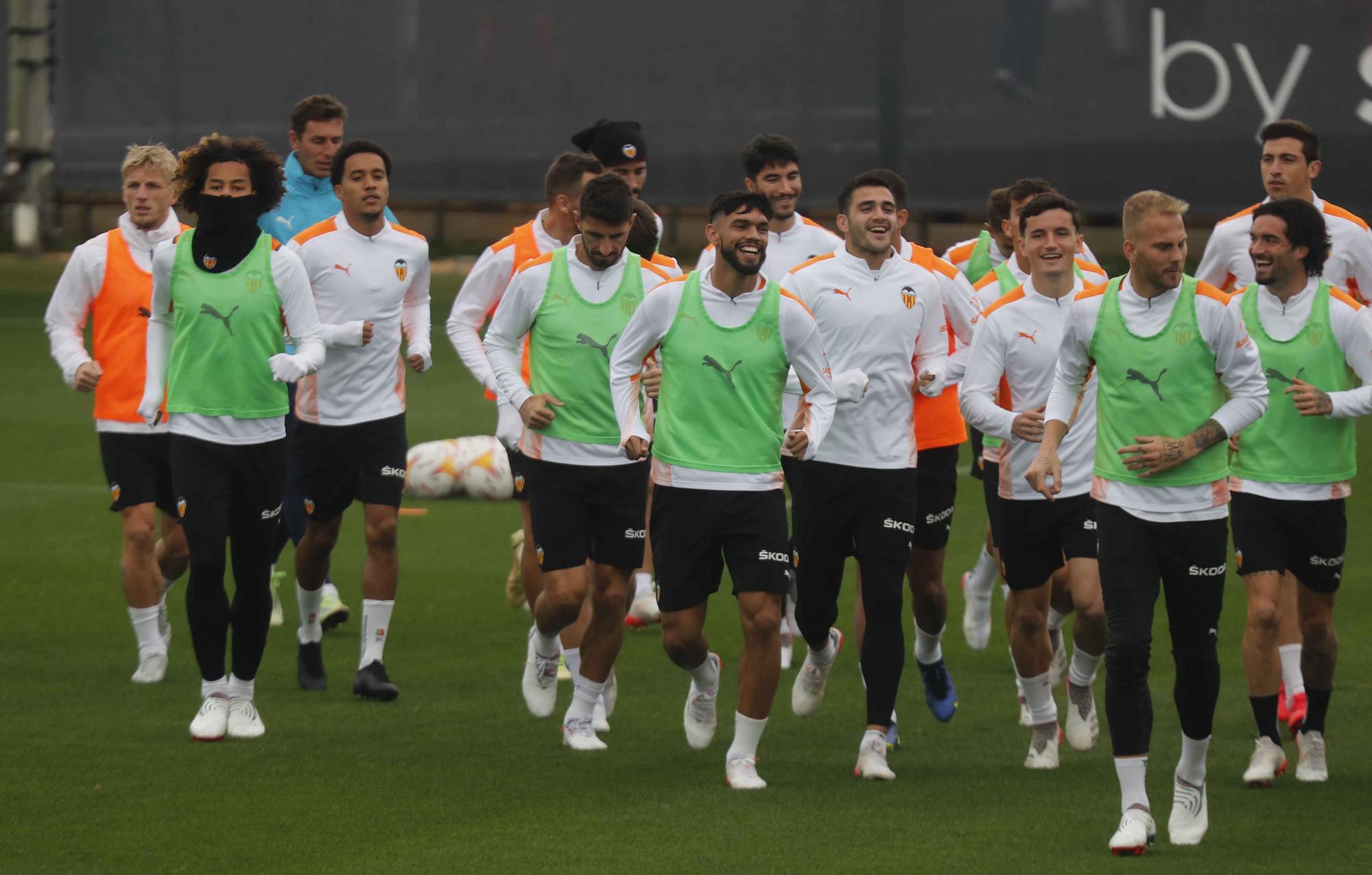 Última sesión antes del partido frente a la Real Sociedad para el Valencia